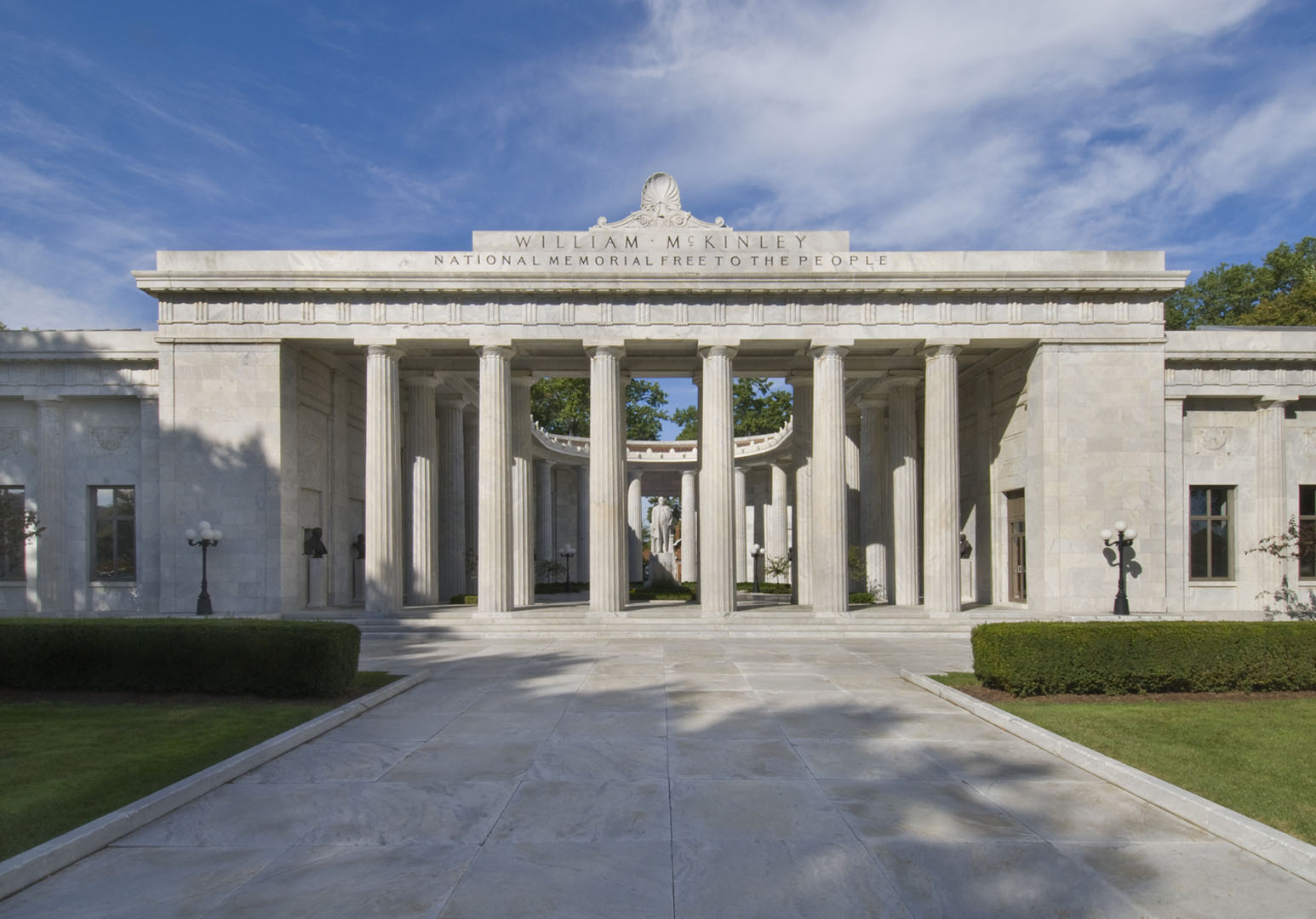 McKinley Memorial, Portico leading to courtyard
